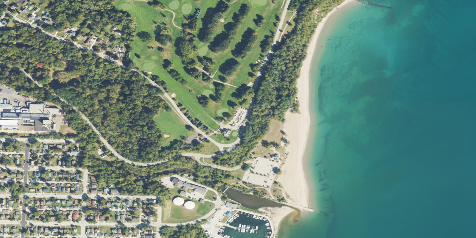 Satellite view of Grant Park Golf Course