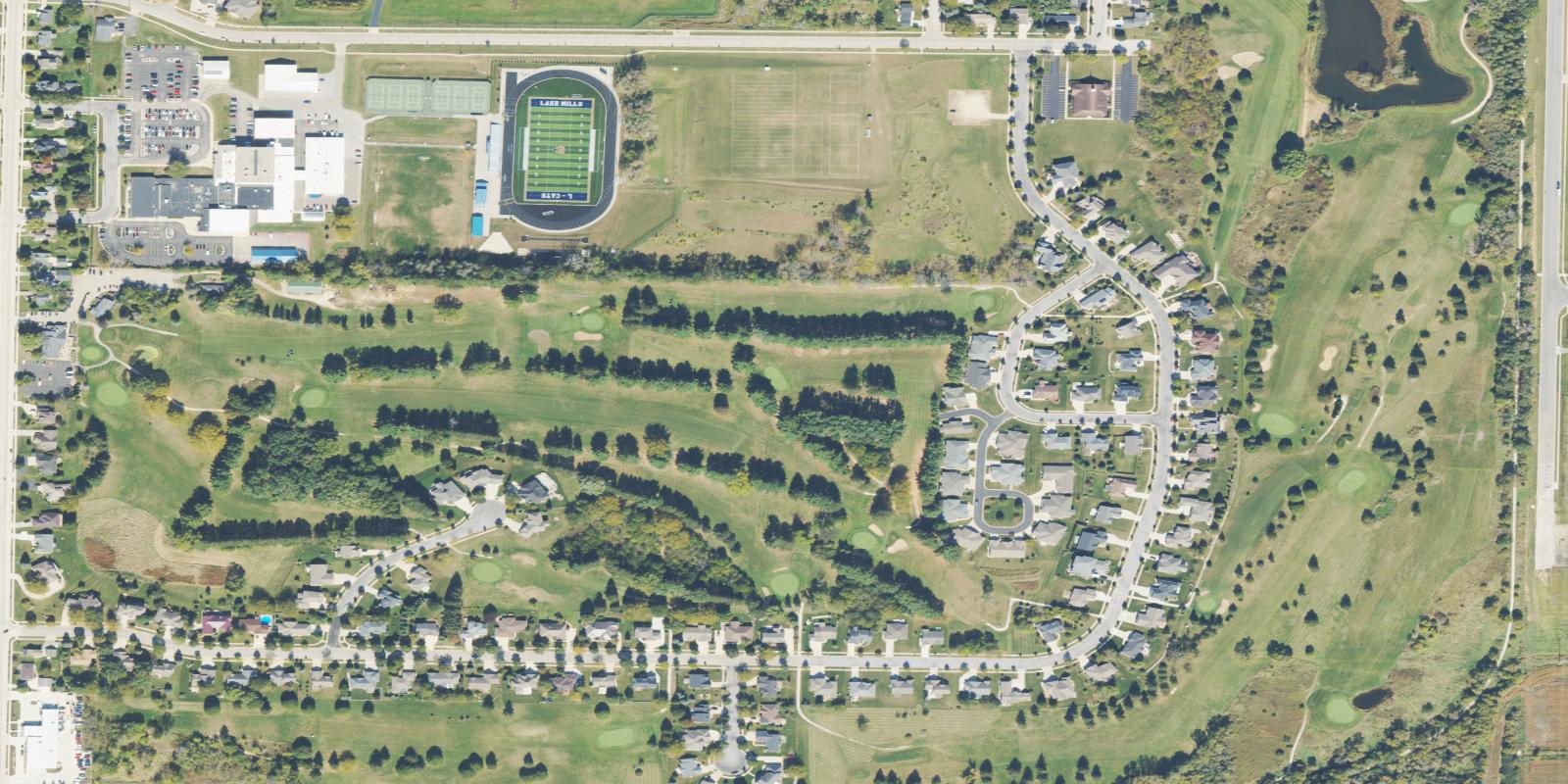 Satellite view of Lake Mills Golf Course