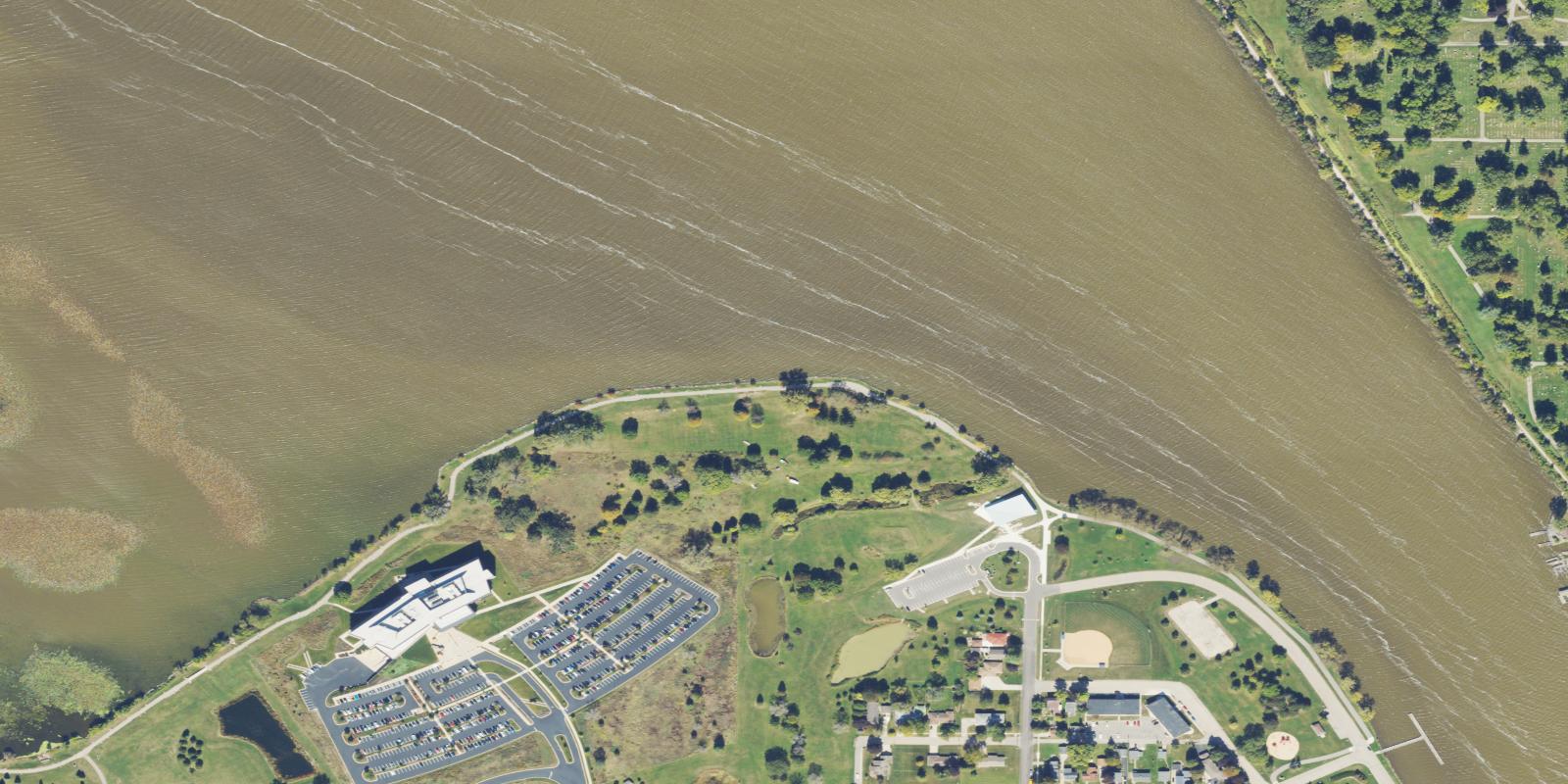 Satellite view of Lakeshore Municipal Golf Course