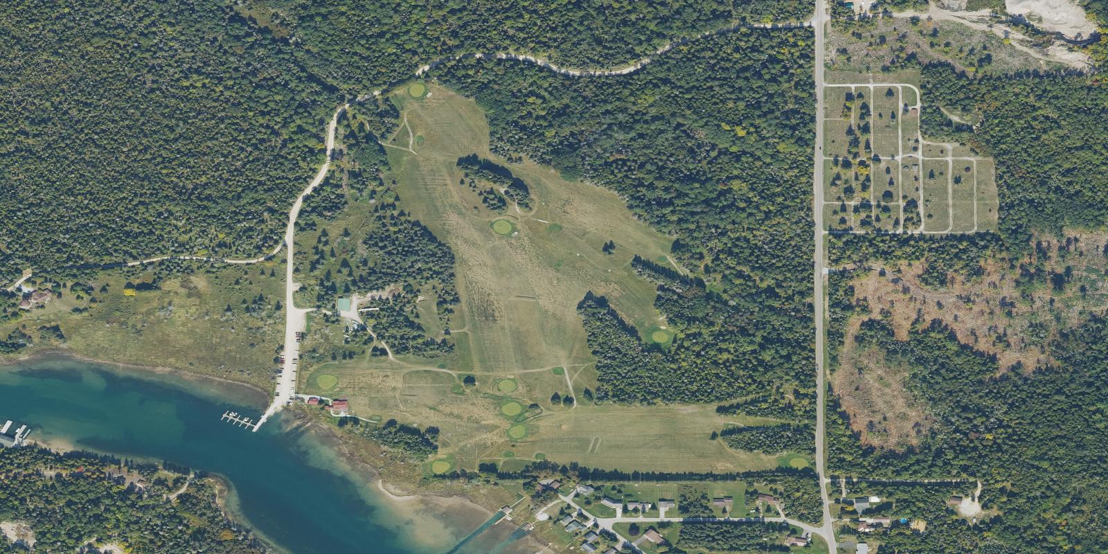Satellite view of Les Cheneaux Golf Course