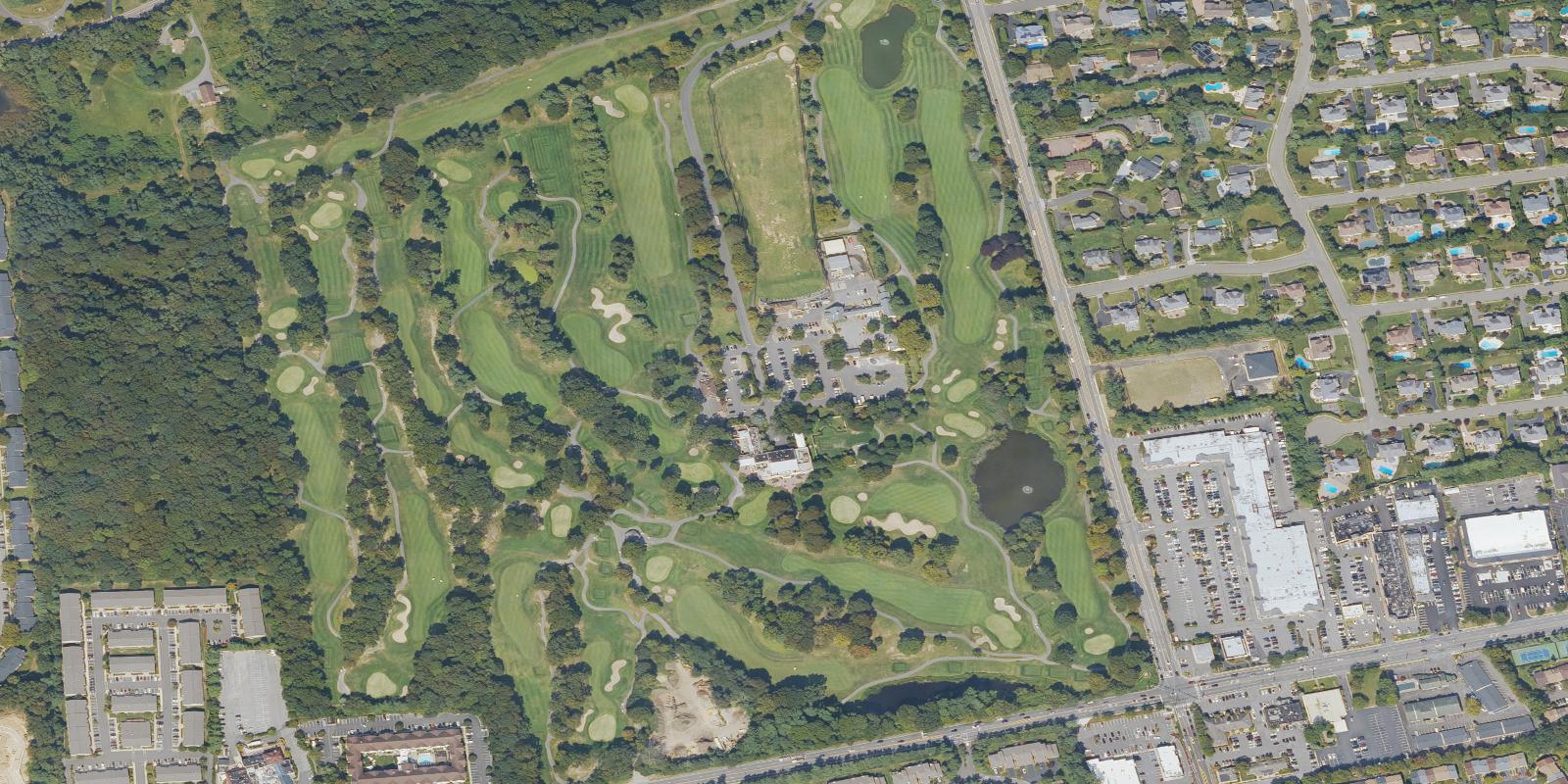 Satellite view of Oyster Bay Town Golf Course Clubhouse